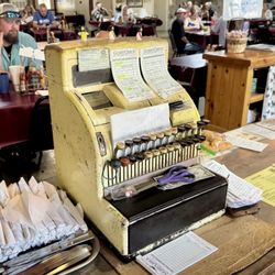 Startz Cafe - Old fashioned cash register - they actually use it. They accept Cash or Checks only!!