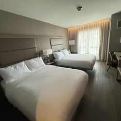 AC Hotel Worcester - Queen beds