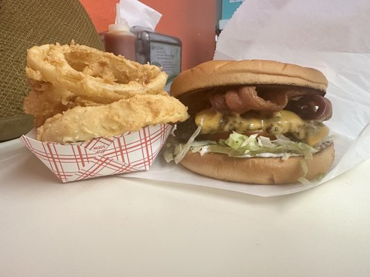 Burger Supreme Drive-Inn by null