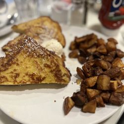 Northside Kitchenette - Brioche French Toast with breakfast potatoes