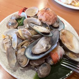 clams on a plate clams on a plate