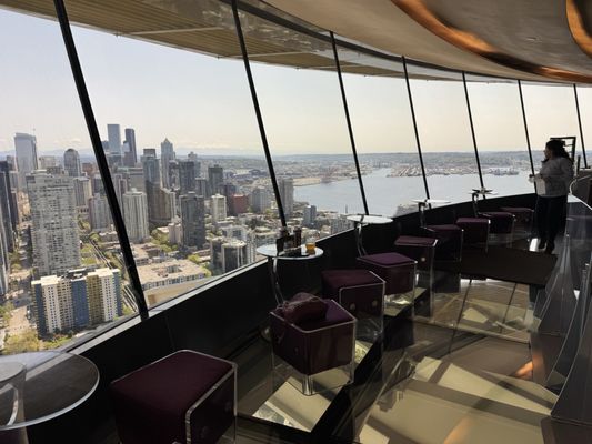 The Loupe Lounge by null
