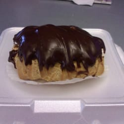 B W Bakery - Eclair