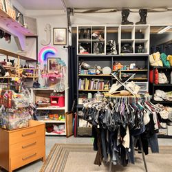 The Dam ol' Thrift Store - Children's corner