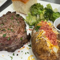 The Roundhouse Bar & Grill