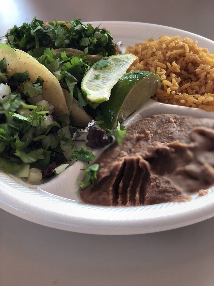 Alondra's Tacos: A Review of This Mobile Culinary Oasis