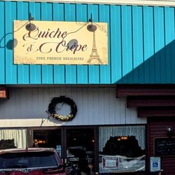 Quiche Et Crêpe - Outside view of restaurant.