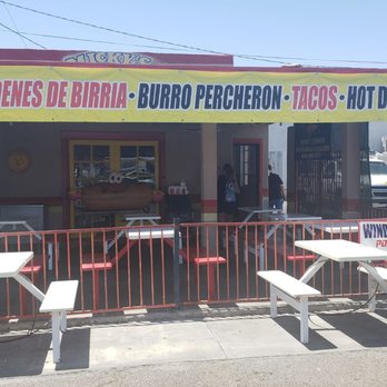 Micky's Hot Dogs - Outside seating - Hot Dogs Near Me - Mesa, Arizona