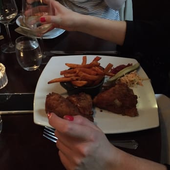 The Fat Bear - Southern Fried Chicken and Sweet Potato Fries - American Near Me - London, XGL