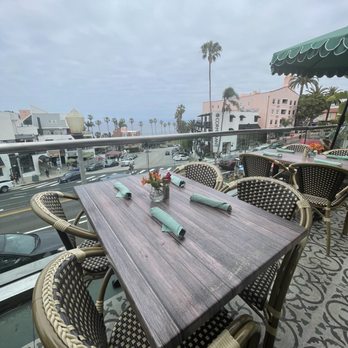 Cody's La Jolla - Seats with a view - Breakfast & Brunch Near Me - La Jolla, California Cody's La Jolla - Seats with a view - Breakfast & Brunch Near Me - La Jolla, California
