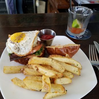 Pub Thirty Two - Breafast Burger - Gastropubs Near Me - Mission Viejo, California