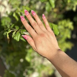 here's some of the nails that i've gotten done here by Don and Ann at lava nail spa!!