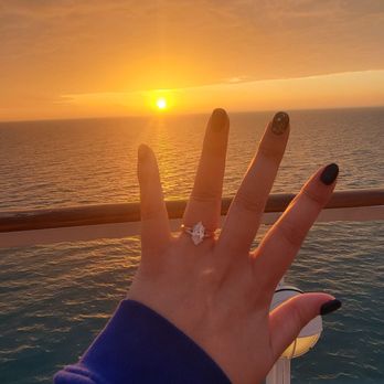 Hoang Son Jewelry - Engagement photo - Jewelry Near Me - Arlington, Texas Hoang Son Jewelry - Engagement photo - Jewelry Near Me - Arlington, Texas