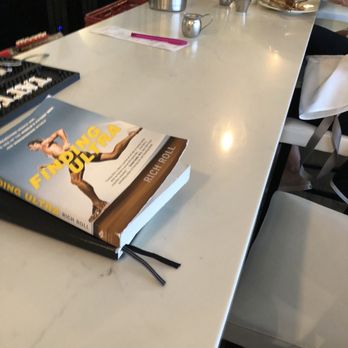 Syrup Cherry Creek - Empty bar, except for the two patrons to my right - American Near Me - Denver, Colorado