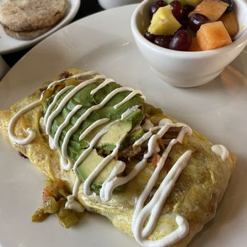 Streamliner Lounge - Hangover Omelette with fruit - Lounges Near Me - Orange, California