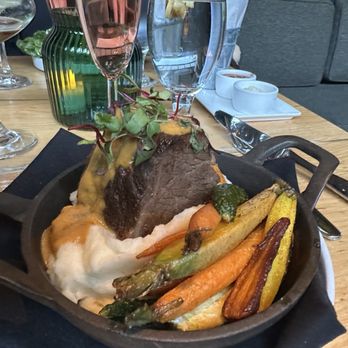 Mesa - Wine Braised Short Rib - Lounges Near Me - Costa Mesa, California