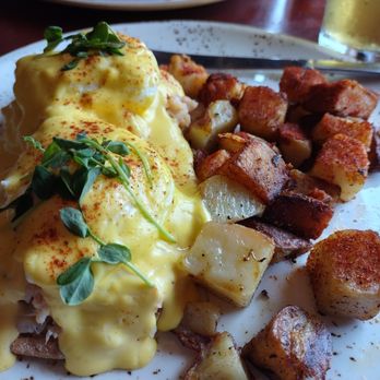 Drift Inn - Seafood Benedict - New American Near Me - Yachats, Oregon Drift Inn - Seafood Benedict - New American Near Me - Yachats, Oregon