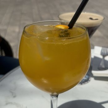 Cappuccino - Agua de Valencia - Breakfast & Brunch Near Me - Valencia, V Cappuccino - Agua de Valencia - Breakfast & Brunch Near Me - Valencia, V