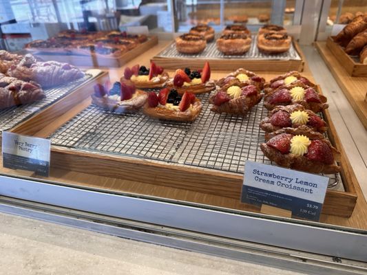 Paris Baguette by null
