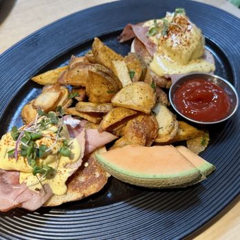 Romer’s Lynn Valley - Burgers Near Me - North Vancouver, British Columbia