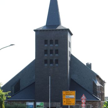Sankt Hubertus - Churches Near Me - Nideggen, NW