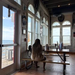 Joe's Crab Shack - Inside looking out