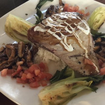 Gladstone's - Ahi tuna raw - Seafood Near Me - Long Beach, California