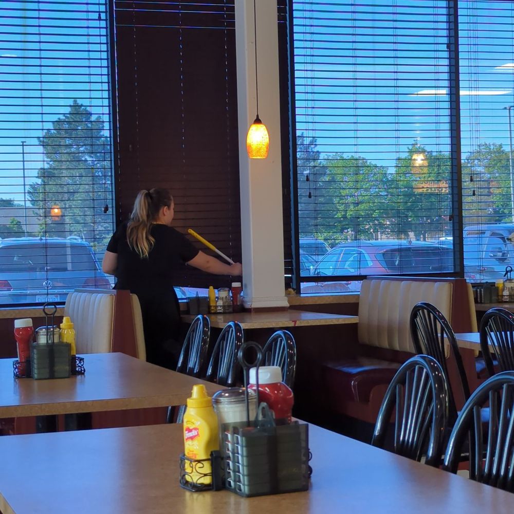 Alex's Royal Grill - The place is clean! - Sandwiches Near Me - Troy, Michigan