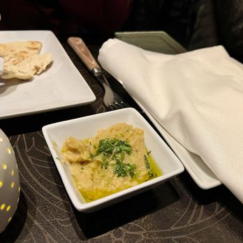 Pylos - Pita and hummus - Greek Near Me - New York, New York