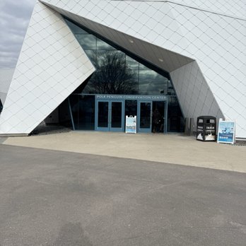 Detroit Zoo - Penguin building - Zoos Near Me - Royal Oak, Michigan