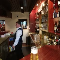 Karaman Group Hotel - Bar vom  „White Horse“-Pub
