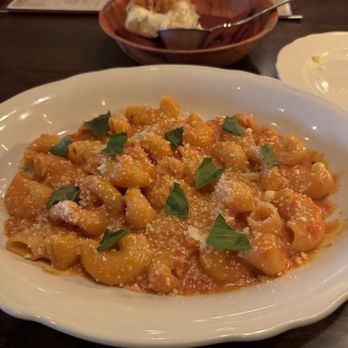 Trivoli Tavern - Vodka rigatoni - American Near Me - Chicago, Illinois Trivoli Tavern - Vodka rigatoni - American Near Me - Chicago, Illinois