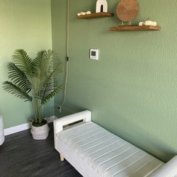 The Monavisa Studio - Such a cute waiting room!