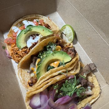 Taco Maya - 3 Taco Plate - Chicken Tinga Taco, Signature Taco, Grilled Steak Taco Elotes - Mexican Near Me - Chicago, Illinois