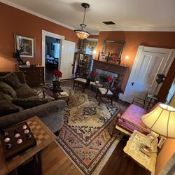 Foster Harris House - Relax in the living room