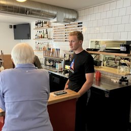 Full bar Full bar