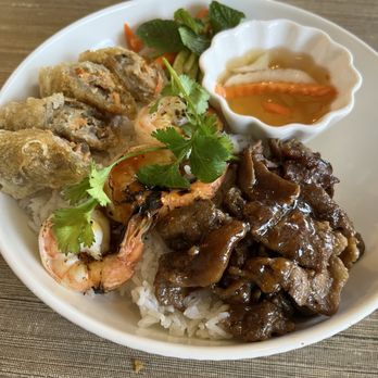 Saigon Bistrot - Vietnamese Near Me - Garden Grove, California