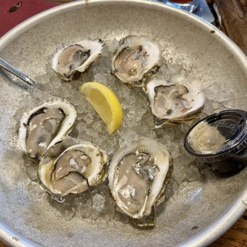 Union Oyster House - Half dozen fresh shucked local oysters - Seafood Near Me - Boston, Massachusetts Union Oyster House - Half dozen fresh shucked local oysters - Seafood Near Me - Boston, Massachusetts