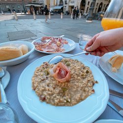Le Bistro