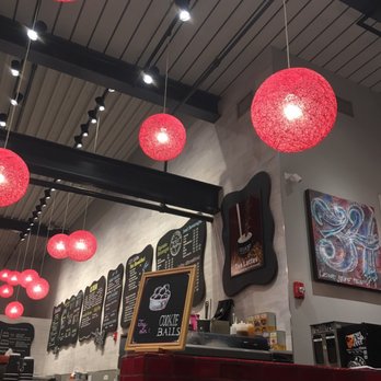 J.P. Licks - Assembly Row - Very cool/chill cafe! - Ice Cream & Frozen Yogurt Near Me - Somerville, Massachusetts
