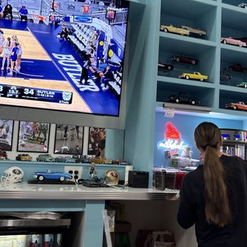 Patty’s Diner - Great flatscreen for sports - American Near Me - Burlingame, California Patty’s Diner - Great flatscreen for sports - American Near Me - Burlingame, California