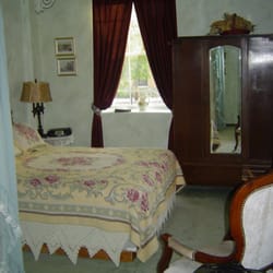 The Roosevelt Inn - The first-floor handicapped-accessible room.