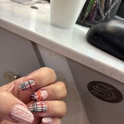 Bella Diva Hair Nails & Spa - Fall nails "sweater weather "
