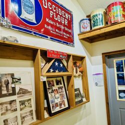Sontheimer's Country Bakery - Interior decorations