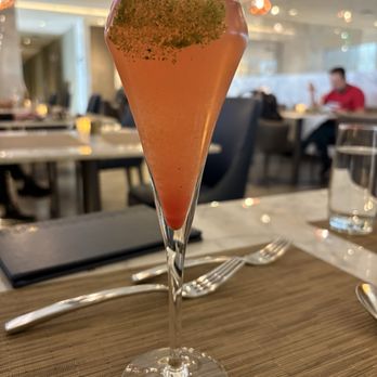 United Polaris Lounge - Airport Lounges Near Me - Houston, Texas