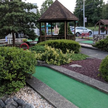 Pitch & Putt 94 - Adorable little mini golf course (with a great price to boot!) - Amusement Parks Near Me - Washingtonville, New York Pitch & Putt 94 - Adorable little mini golf course (with a great price to boot!) - Amusement Parks Near Me - Washingtonville, New York