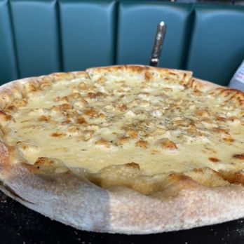 Pie Fection - Alfredo medium pizza - Pizza Near Me - Windermere, Florida Pie Fection - Alfredo medium pizza - Pizza Near Me - Windermere, Florida