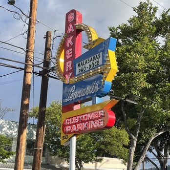 Leonard's Bakery - Bakeries Near Me - Honolulu, Hawaii