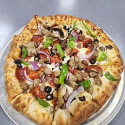 Chuck E. Cheese - Medium Supreme Stuff Crust