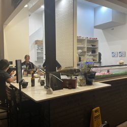 Lantern Sushi - Sushi bar